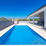 Villa Serenity Tea With Heated Pyrolysis Salt Water Loborika